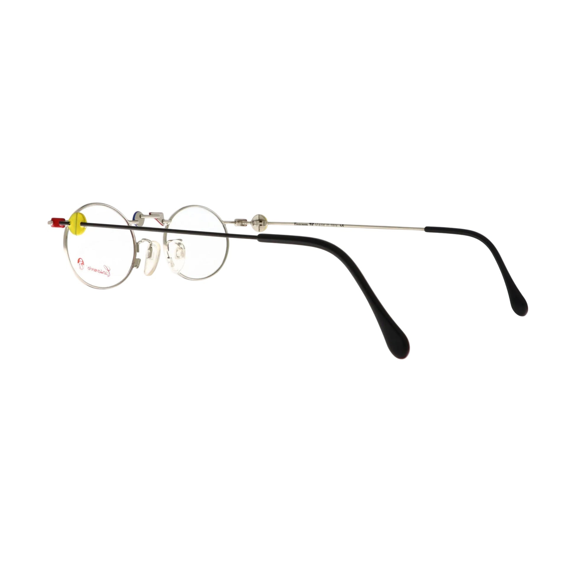 Casanova RVC 8 sunglasses with silver back frame and dark tinted lenses, stylish and modern eyewear for sun protection